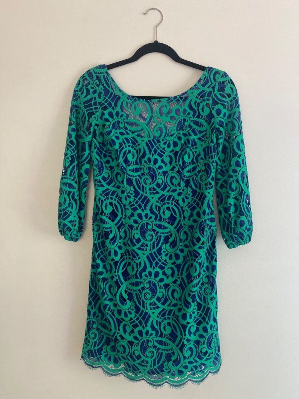Lilly Pulitzer Green & Blue Lace Dress With 3/4 Sleeves And Scalloped Hem Size 2